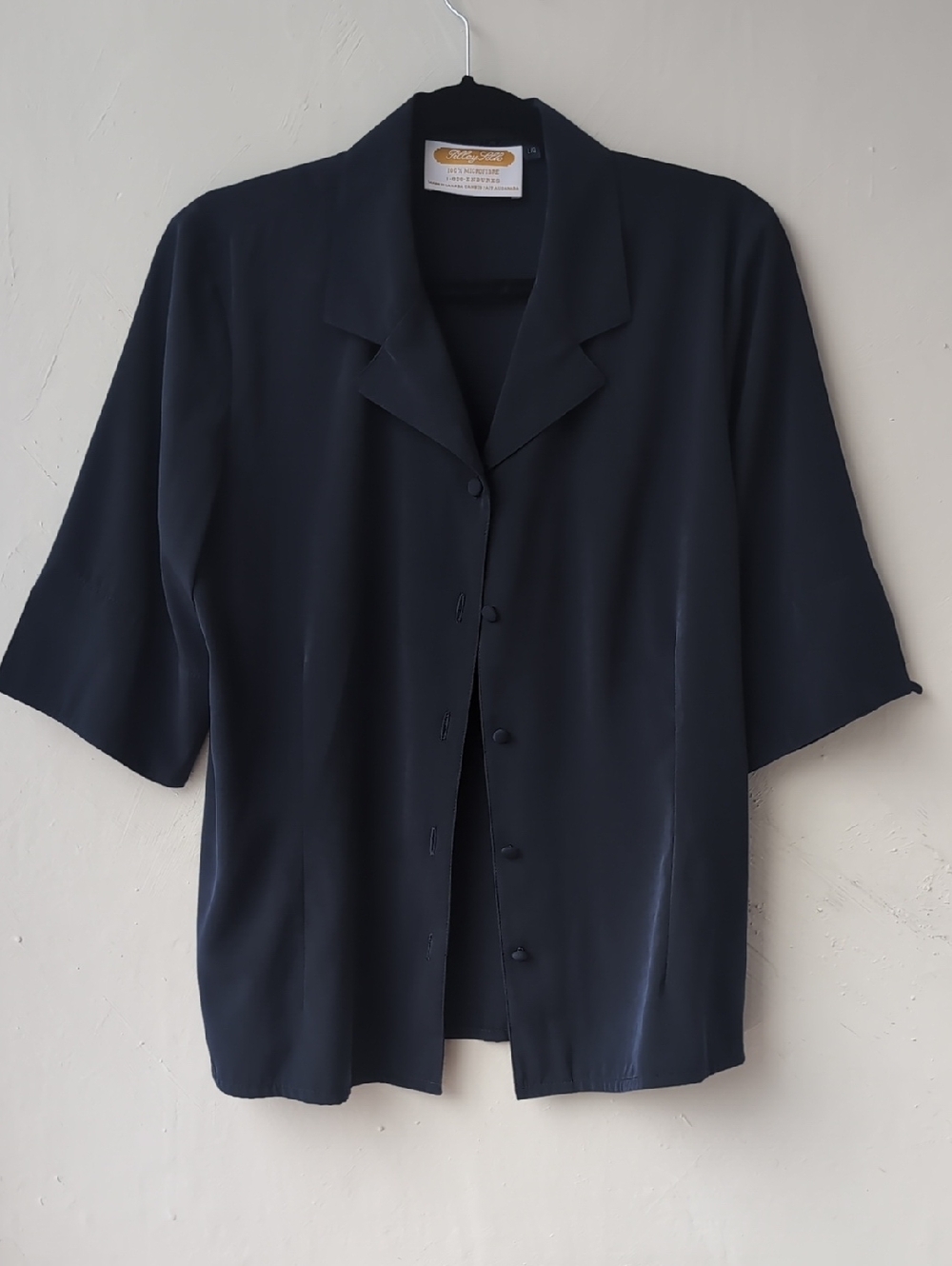 Short-Sleeve Button-Down Shirt in Navy